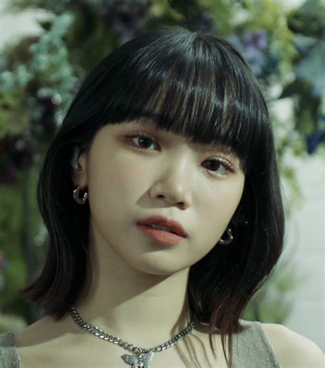 Kim Chaewon (LE SSERAFIM)/You .